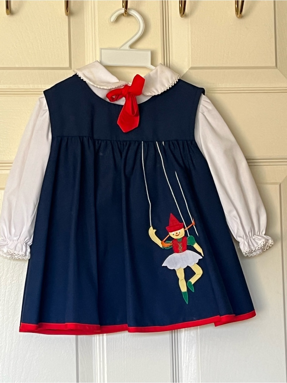 VTG 80'S Nannette 18 M Navy Jumper with White Blouse and Red Bow Puppet Applique